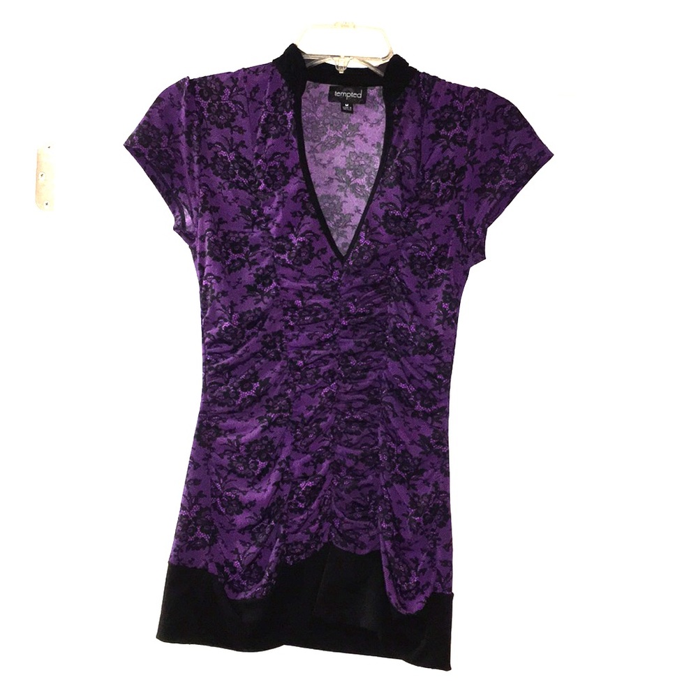 •Tempted• V-Neck Lace Design Top - Picture 1 of 3